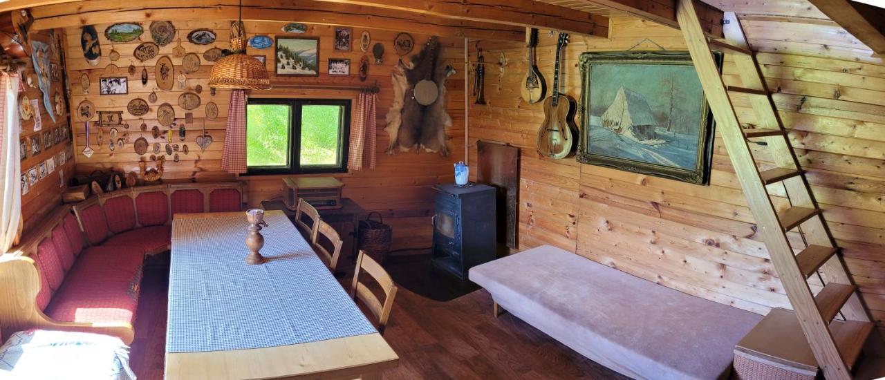 Srub Na Svahu Sjezdovky V Radvanicich Radvanice  Exterior foto