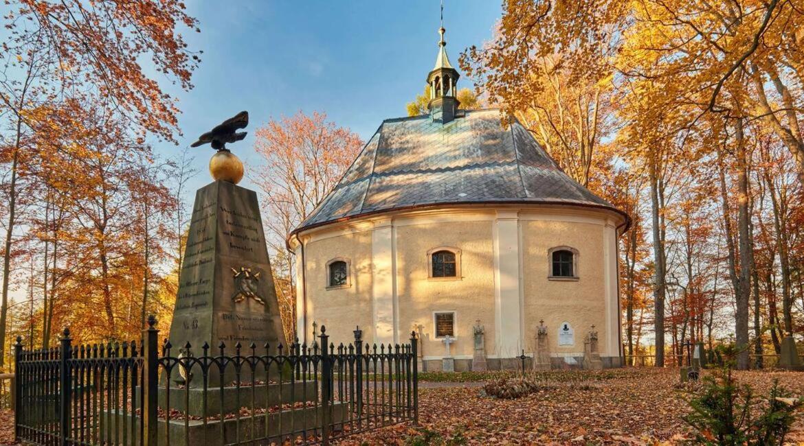 Srub Na Svahu Sjezdovky V Radvanicich Radvanice  Exterior foto