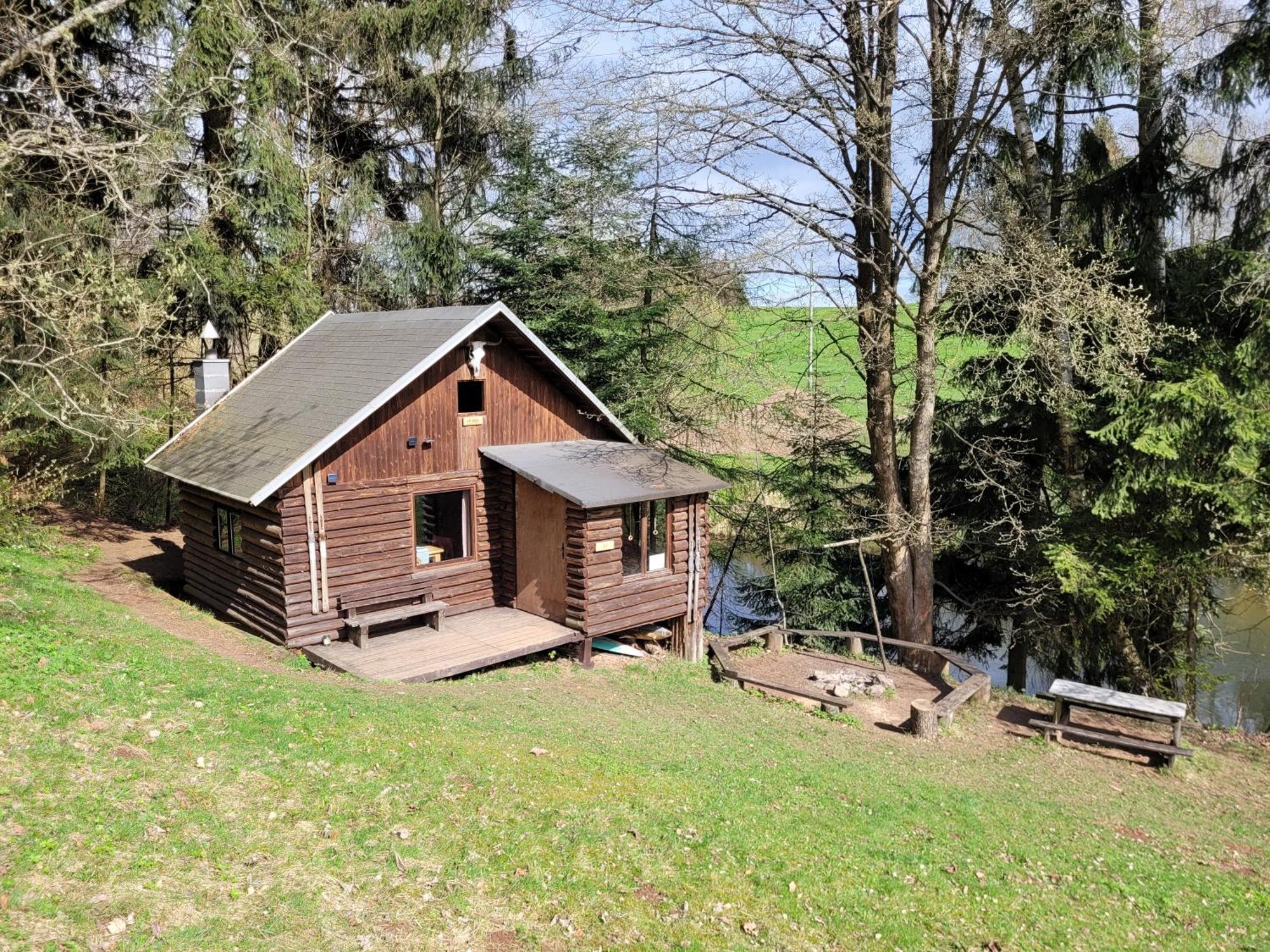 Srub Na Svahu Sjezdovky V Radvanicich Radvanice  Exterior foto
