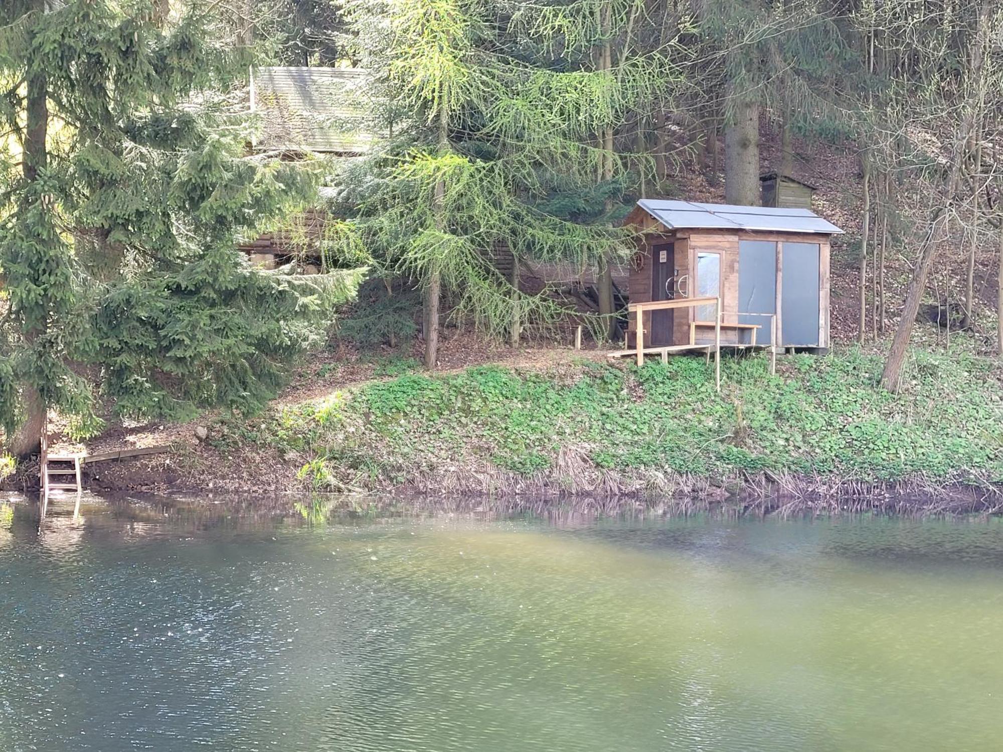 Srub Na Svahu Sjezdovky V Radvanicich Radvanice  Exterior foto