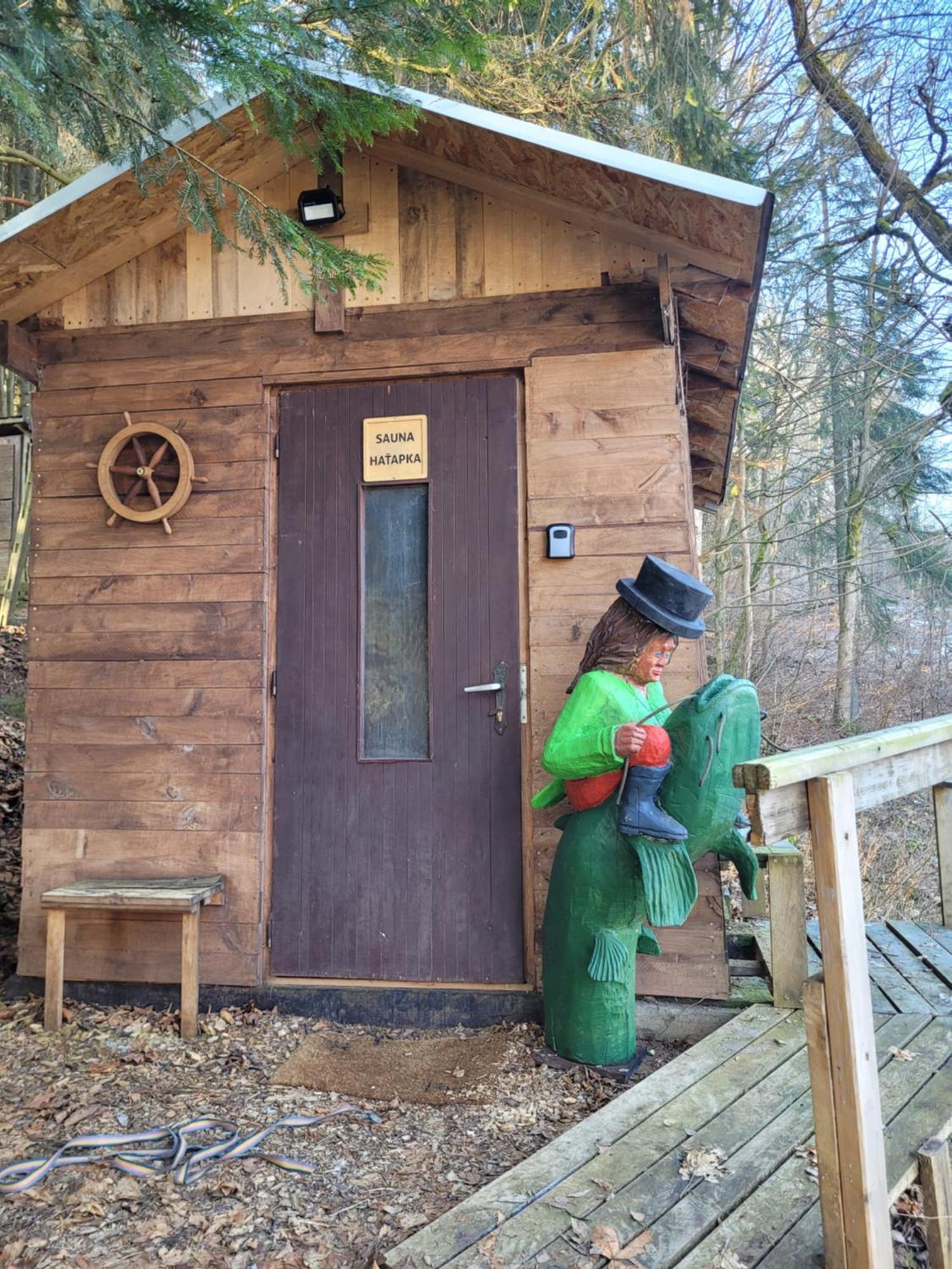 Srub Na Svahu Sjezdovky V Radvanicich Radvanice  Exterior foto